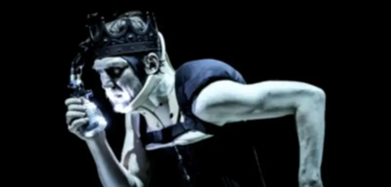 Unfall an Berliner Schaubühne: Lars Eidinger verletzt Zuschauerin mit Degen