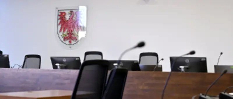 Urteil in Potsdam: Mann wegen Tötung seiner Geliebten mit dem Auto verurteilt