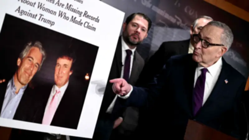 US-Regierung soll Epstein-Akten mit Trump-Vorwürfen zurückhalten