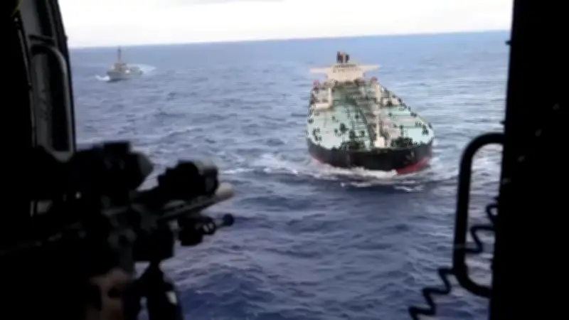 US-Soldaten kapern Öltanker nach weltweiter Verfolgungsjagd im Indischen Ozean