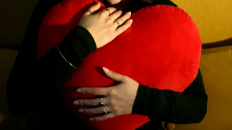 Valentinstag in Thüringen: Kirche bietet besondere Feiern für Paare und Singles