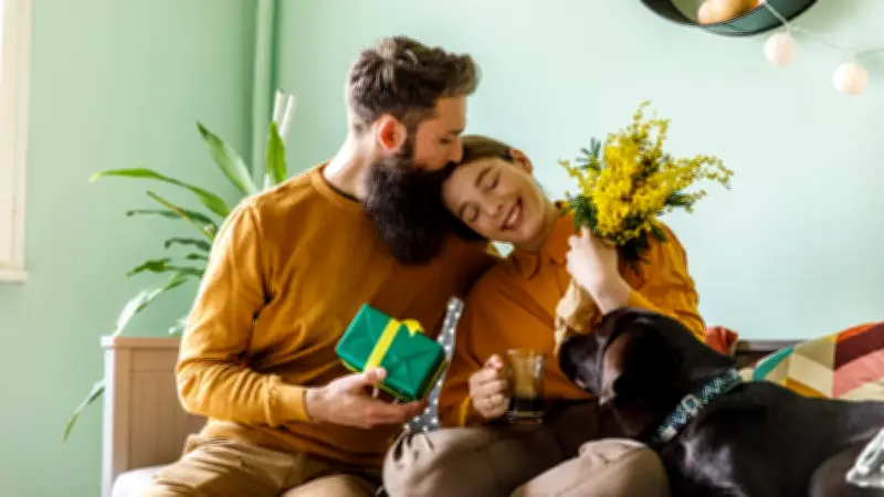 Valentinstag: Kreative Geschenkideen jenseits der klassischen Blumen