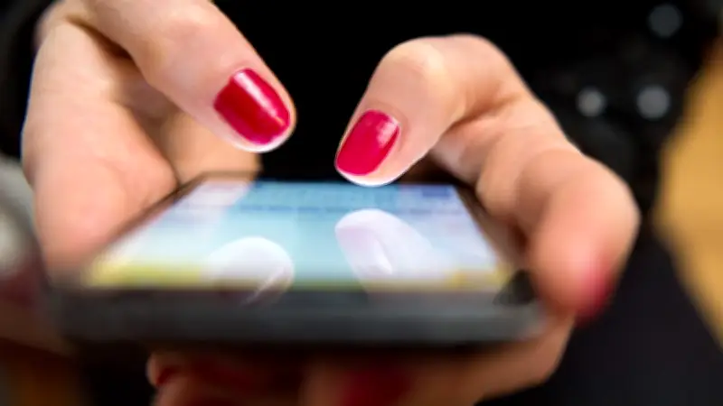 Valentinstag-Warnung: Betrüger nutzen Liebe und Geldgier in Brandenburg aus