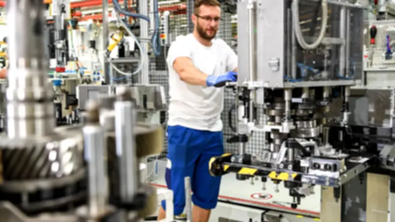 VDA warnt vor massiver Standortkrise: Automobilinvestitionen fließen zunehmend ins Ausland ab