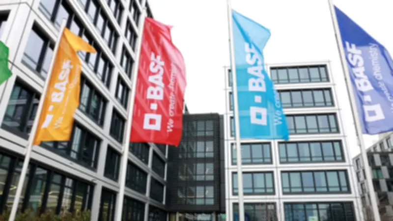 Verdi-Streiks und BASF-Abzug: Wie Gewerkschaftsforderungen Unternehmen aus Berlin vertreiben