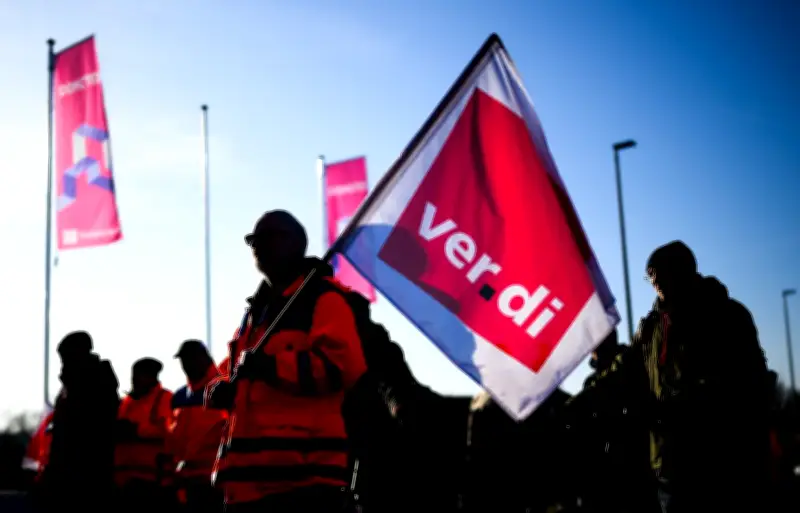 Verdi-Streikwoche bei Autobahn GmbH: Verkehrsbehinderungen in ganz Deutschland drohen