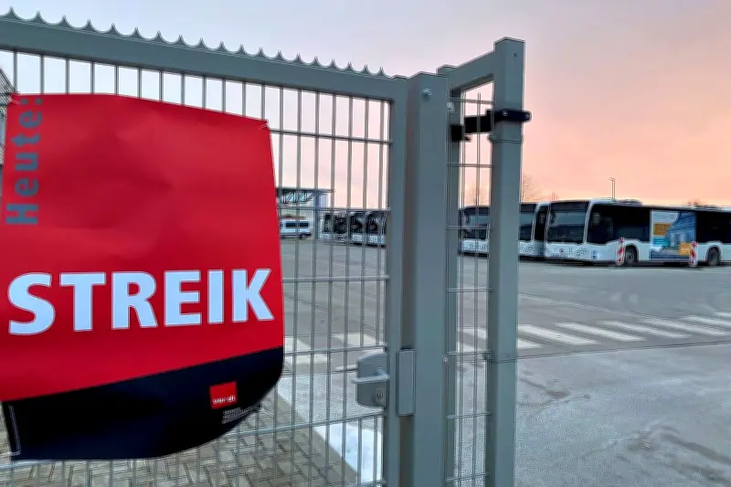 Ver.di-Warnstreik legt Busverkehr im Burgenlandkreis lahm - Schülerverkehr betroffen