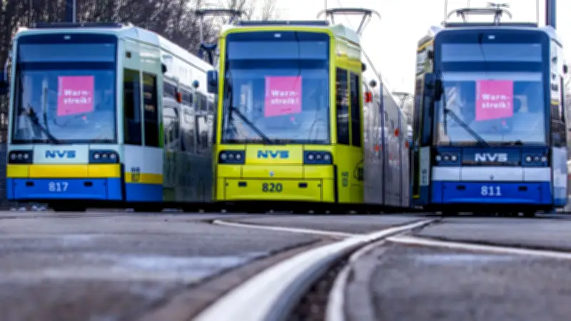 Verdi-Warnstreiks legen Nahverkehr in Mecklenburg-Vorpommern lahm - 35-Stunden-Woche gefordert
