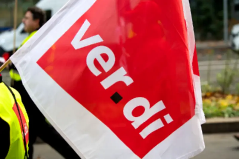 Verdi-Warnstreiks legen ÖPNV in Mecklenburg-Vorpommern lahm - Rostock ausgenommen