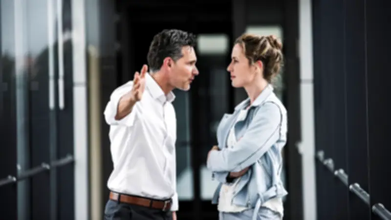 Verhandlungsexpertin Dr. Helgert: So reagieren Sie, wenn der Chef ausflippt