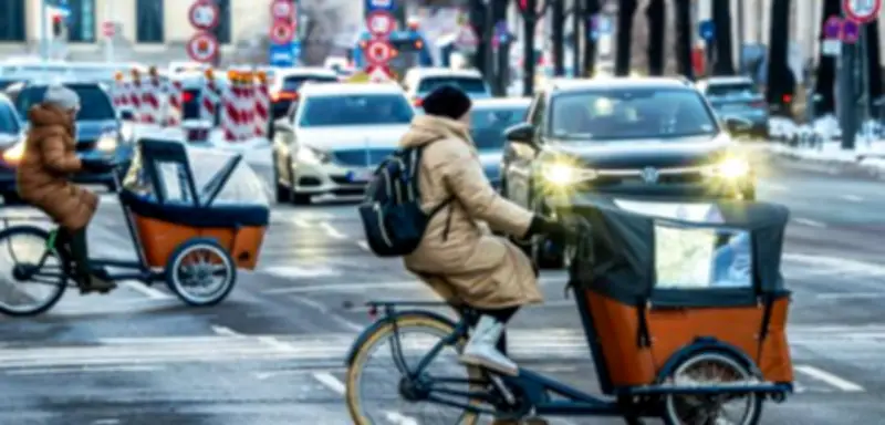 Verkehrsmittel für Männer gemacht: Frauen als Verkehrsteilnehmerinnen benachteiligt