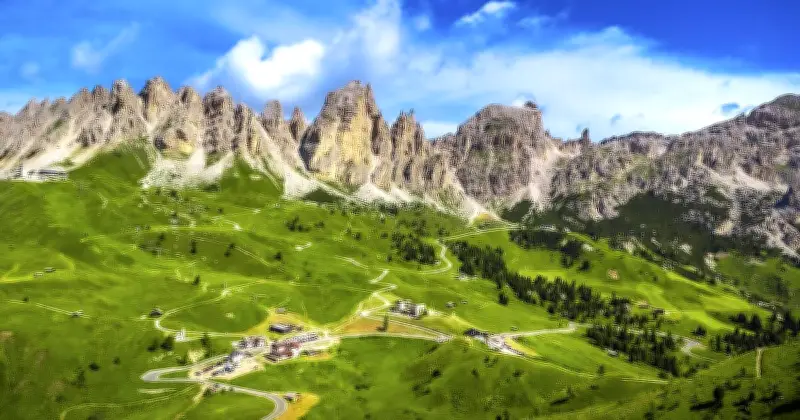 Verkehrsprobleme in den Dolomiten: Neue Regelungen für Grödner Joch geplant