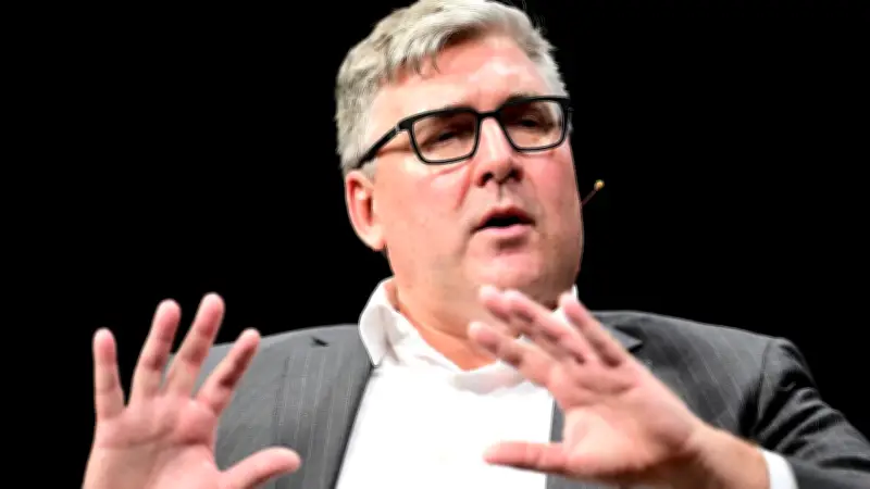 Vertragspoker bei Eintracht Frankfurt: Hellmann winkt Millionen-Deal