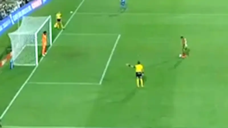 Völlig ungewöhnlicher Elfer: Genialer Trick oder dreiste Täuschung im Fußball?