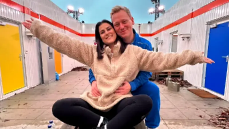 Von Schwimmbad bis Nasenspray: Die kuriosen Liebesgeschichten der Twitch-Stars