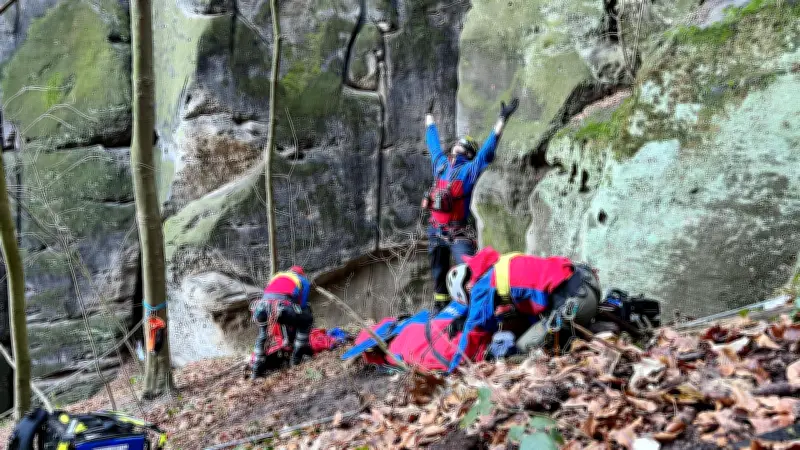 Wanderer stürzt 15 Meter in die Tiefe bei Versuch, sein Handy an der Bastei zu retten