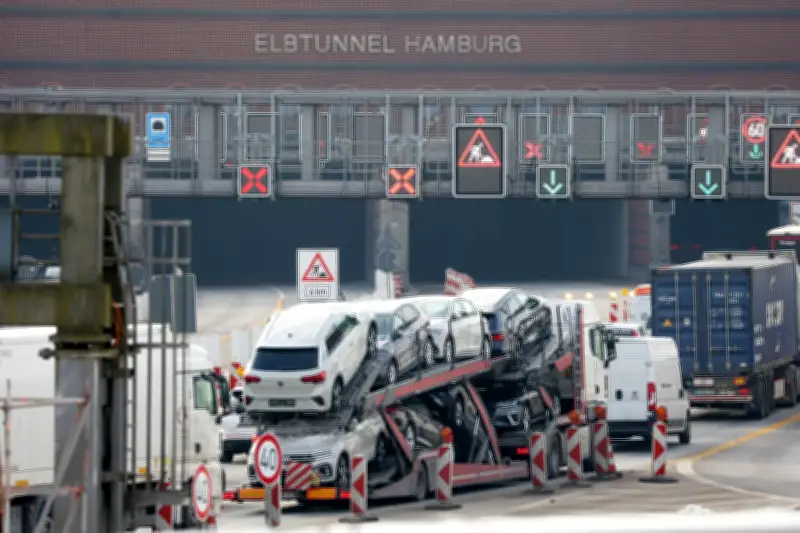 Warnstreik bei Autobahn GmbH: Elbtunnel mit massiven Verkehrsbehinderungen