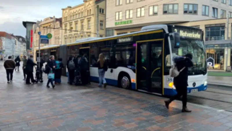 Warnstreik in Schwerin: Busse übernehmen Notverkehr statt Straßenbahnen