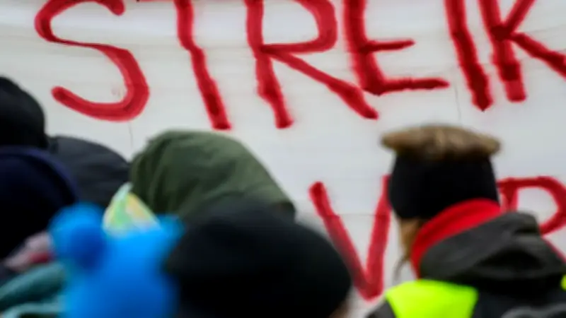 Warnstreiks im öffentlichen Dienst: Hunderte Beschäftigte in Sachsen-Anhalt fordern bessere Arbeitsbedingungen