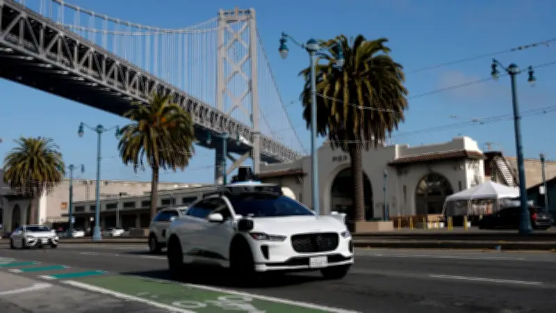 Waymo zahlt für Türschließer: KI-Robotaxis scheitern an simplen Autotüren