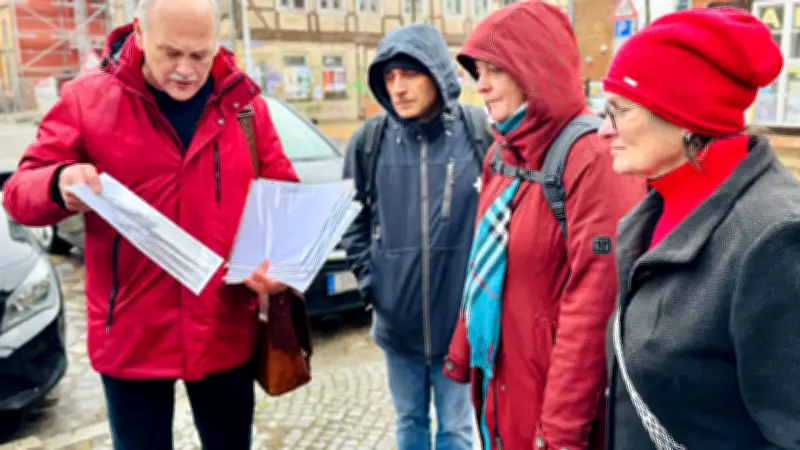 Weltgästeführertag in Schwerin: Straßenbahn-Geschichte und DDR-Erinnerungen begeistern trotz Regen