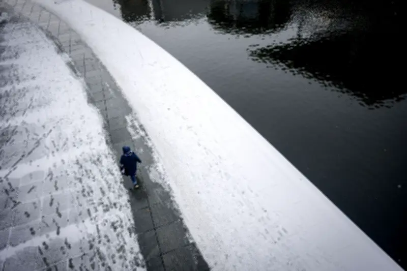 Wetterwarnung: Neuschnee, Regen und Glättegefahr in Deutschland