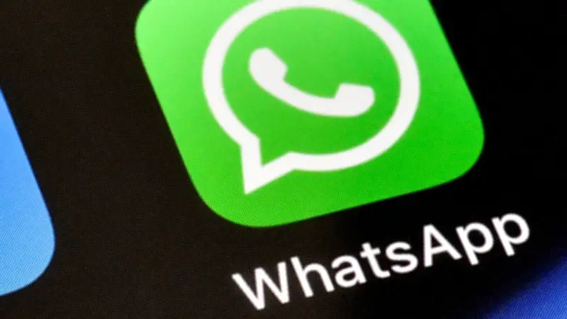 WhatsApp übernimmt umstrittenen Liquid-Glass-Look von iOS 26