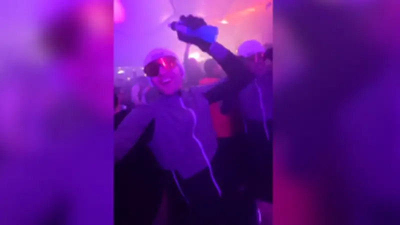 Wiener Influencer-Brüder crashen Olympia-Party in Jogging-Montur