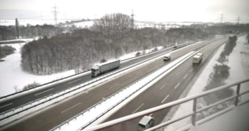 Winterchaos in Thüringen: Schnee und Glätte verursachen zahlreiche Unfälle auf Straßen