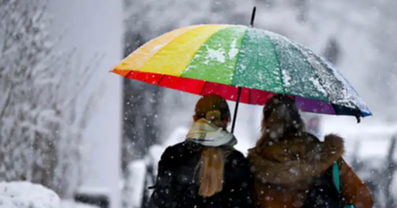 Winterzauber in München: Die Stadt präsentiert sich in verschneiter Pracht