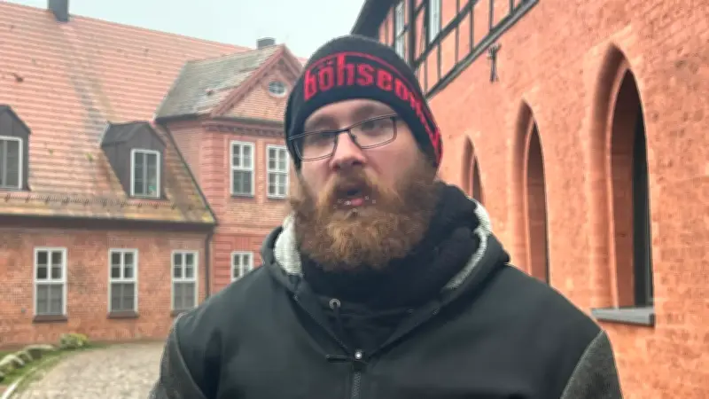 „Wir sind doch auch Menschen“: Vincents selbstständiges Leben durch Sparpläne bedroht