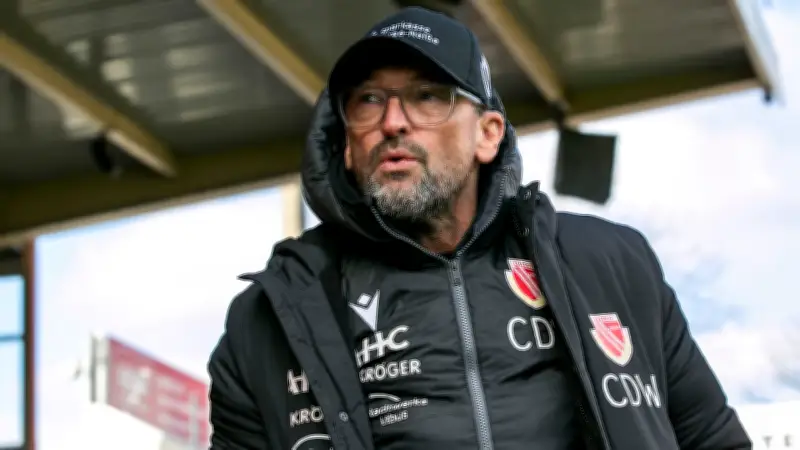 Wollitz-Wutrede: Cottbus-Trainer legt sich mit Brandenburger Landespolitik an