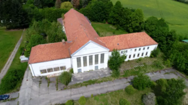 Zeitreise in die 90er: Legendäre Großraum-Disco Hyperdome lebt in NDR-Doku wieder auf