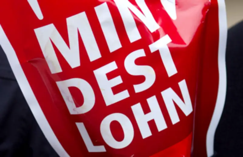 Zoll deckt Tausende Mindestlohn-Verstöße auf: Gastgewerbe besonders betroffen