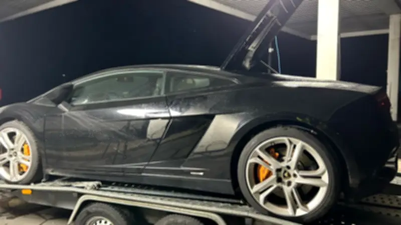 Zoll stoppt alle zwei Tage geschmuggelte Autos auf A96 bei Lindau