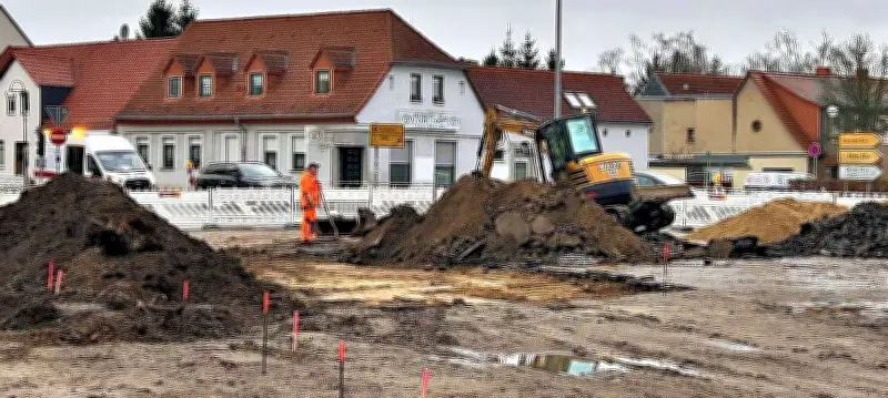 Zörbiger Kreisel: Bauarbeiten nach Winterpause wieder aufgenommen - Fertigstellung bis September geplant