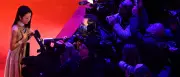 76. Berlinale eröffnet: Michelle Yeoh erhält Goldenen Ehrenbären zum Auftakt