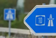 A10 nach Fahrzeugbrand wieder freigegeben: Technischer Defekt als Ursache
