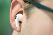 AirPods stoppen draußen: So deaktivieren Sie die störende Ohrerkennung