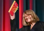 Alice Schwarzer: Junge Frauen heute stärker unter Druck als in den 70er Jahren