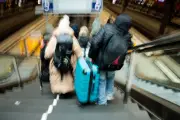 Berliner Bahnhöfe: Rolltreppen-Ausfall entspannt sich langsam