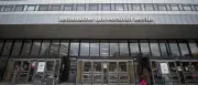 Berliner Hochschulen unterzeichnen gekürzte Verträge - Eine Universität verweigert sich