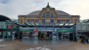 Betrunkener Mann mit Messer terrorisiert Hallenser Hauptbahnhof – Polizei stellt Drogen sicher