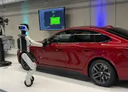 BMW testet humanoide Roboter in Leipziger Produktion: KI-gesteuerte Helfer für Automobilfertigung