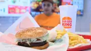 Burger King testet KI-Kopfhörer: Überwachung oder Unterstützung für Mitarbeiter?