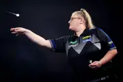 Darts-Sensation: Beau Greaves schreibt als erste Frau einen Neun-Darter