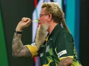 Darts-Star Simon Whitlock zeigt im Vater-Sohn-Duell keine Gnade