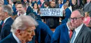 Demokrat Al Green protestiert bei Trumps Rede – Abgeordneter mit Schild aus Saal geführt