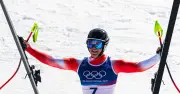 Drittes Alpin-Gold: Von Allmen triumphiert auch im Super-G und schreibt Olympia-Geschichte
