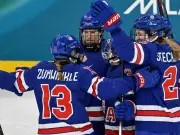 Eishockey: US-Frauen ziehen souverän ins Olympia-Finale ein